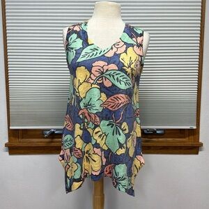 Nally & Millie Blue Floral Sleeveless Asymmetrical Shark Bite Hem V Neck Top